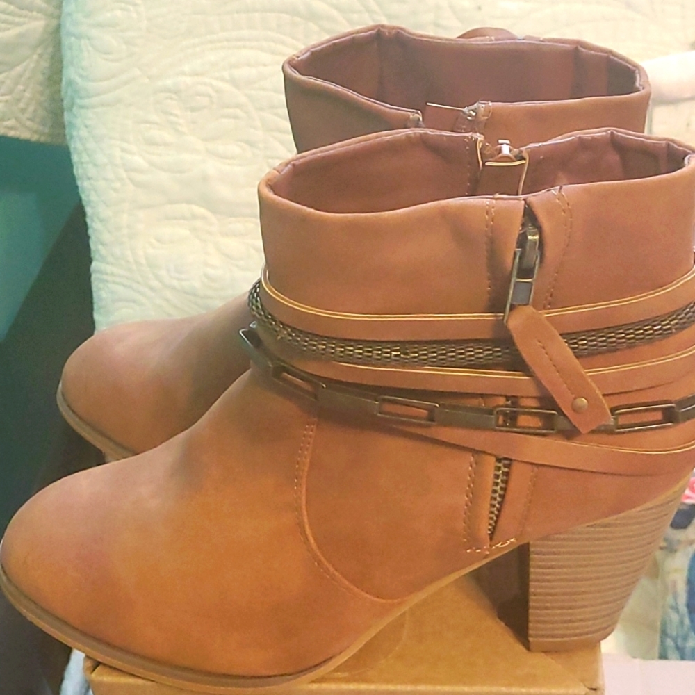 Ankle boots